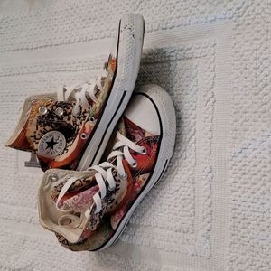 CONVERSE WOMENS HI-TOP CHUCK TAYLOR LACE UP DONUT PRINT SNEAKERS